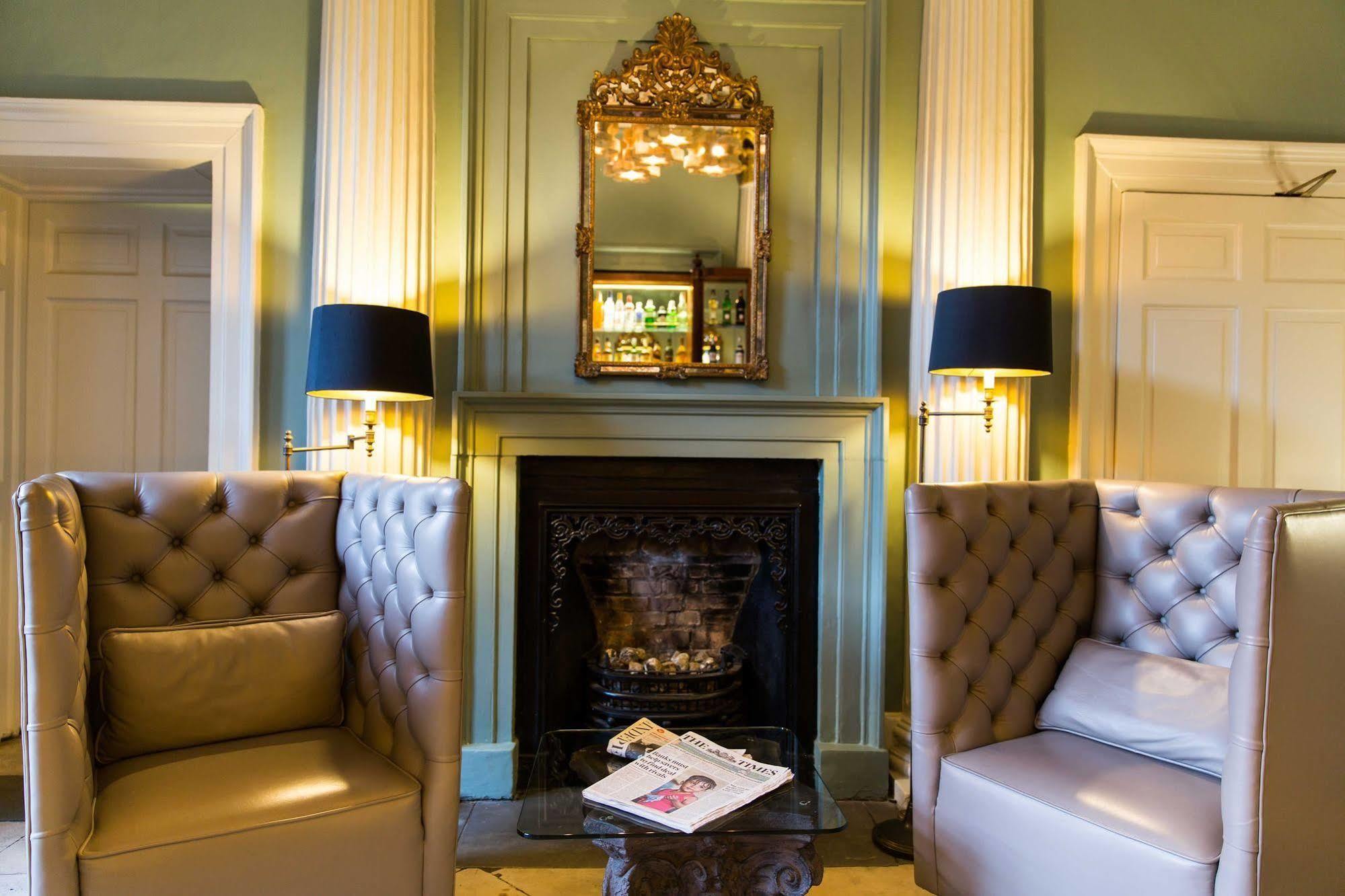 Judge'S Lodging York Dış mekan fotoğraf The Drawing Room at The Old Bank Hotel