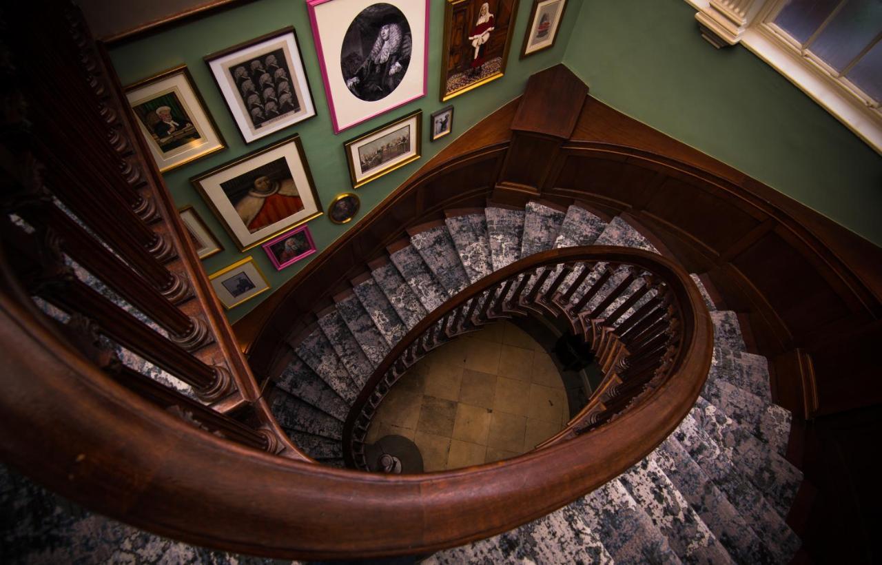 Judge'S Lodging York Dış mekan fotoğraf The spiral staircase